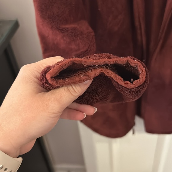 Red Fuzzy North Face - Picture 5 of 6